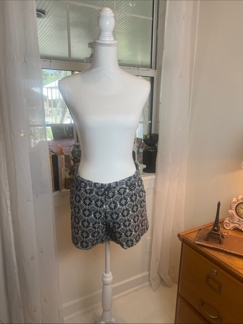 bcg Black and White Geometric Print Bermuda Shorts size 10.
